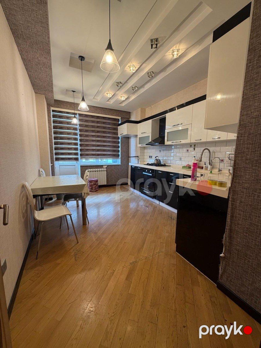 Satılır 4 otaqlı köhnə tikili 130 m² — Mənzil, Bakı (9)