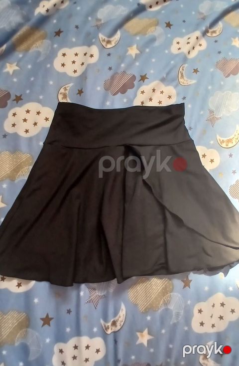 Qara renk ətək s beden - Model: qısa, A-kəsim, yüngül və axıcı parça — Digah