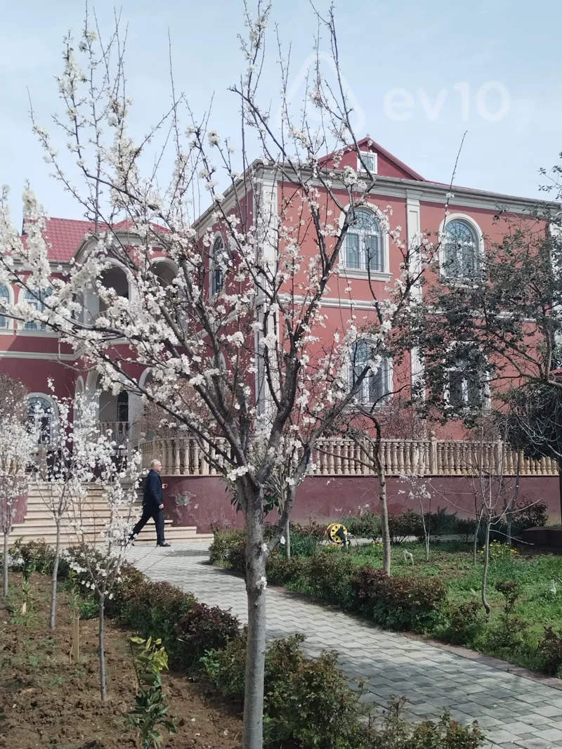 9 otaqlı həyət evi, 640 m², Koroğlu küc — Bakı