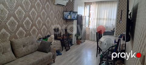 Hezı Aslanovda Ukrayna Daıresının Yanı. Hezi aslanov metrosuna — Bakı