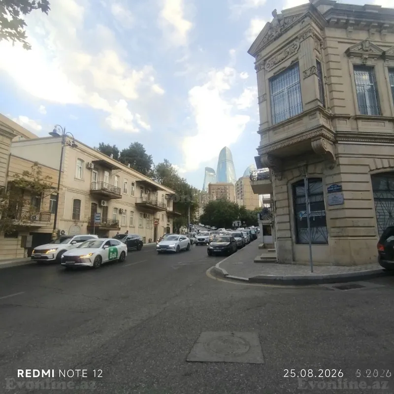 Satılır 2 otaqlı Mənzil Köhnə tikili 50 m² Bakı, Səbail r — Bakı