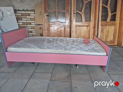 İşlənmiş, Təknəfərlik çarpayı, Bazasız, Matras ilə, Siyirməsiz — Pirəkəşkül