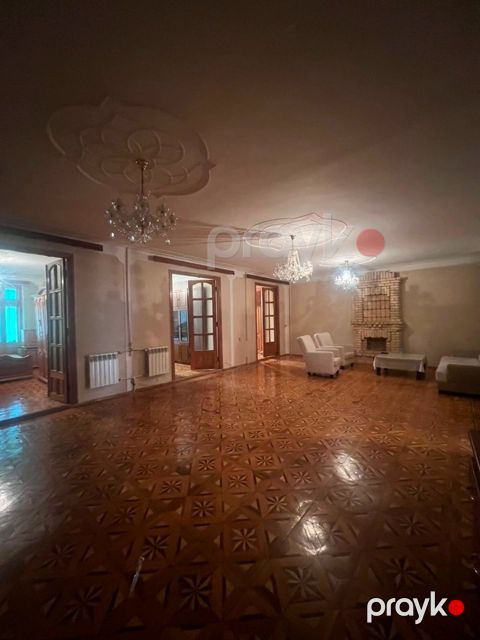 İcarəyə verilir 4 otaqlı köhnə tikili 110 m² — Bakı