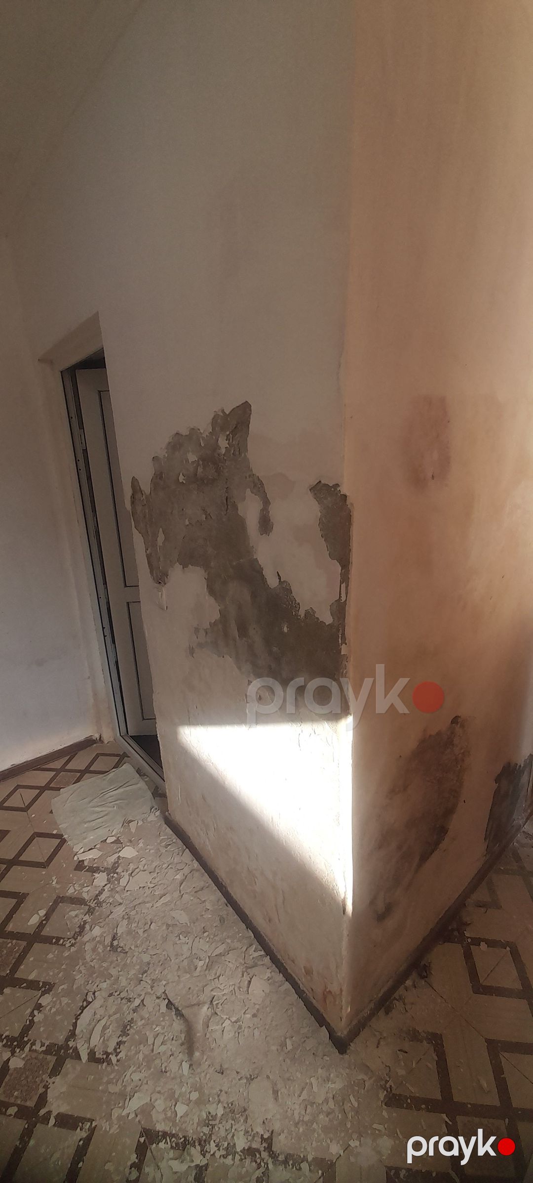 Aboy ve malyar ustasi — Divar kağızının yapışdırılması, Binə (12)