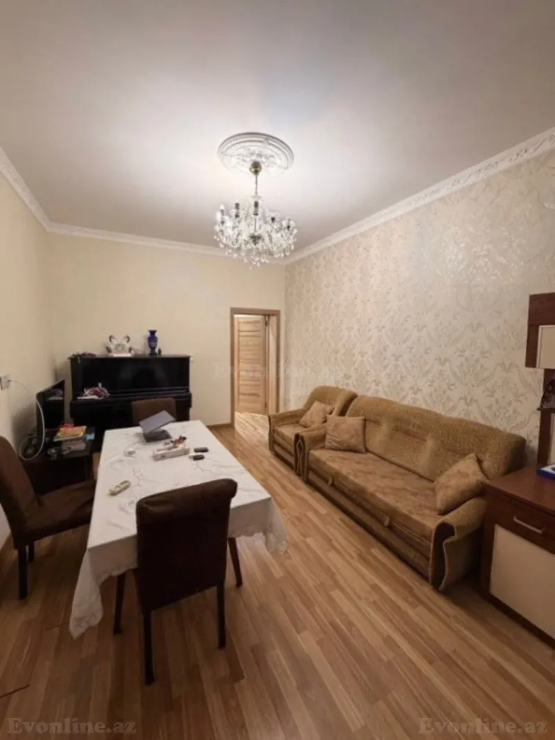 Satılır 3 otaqlı Mənzil Köhnə tikili 70 m² Bakı, Yasamal r., Elmlər Akademiyası m — Bakı