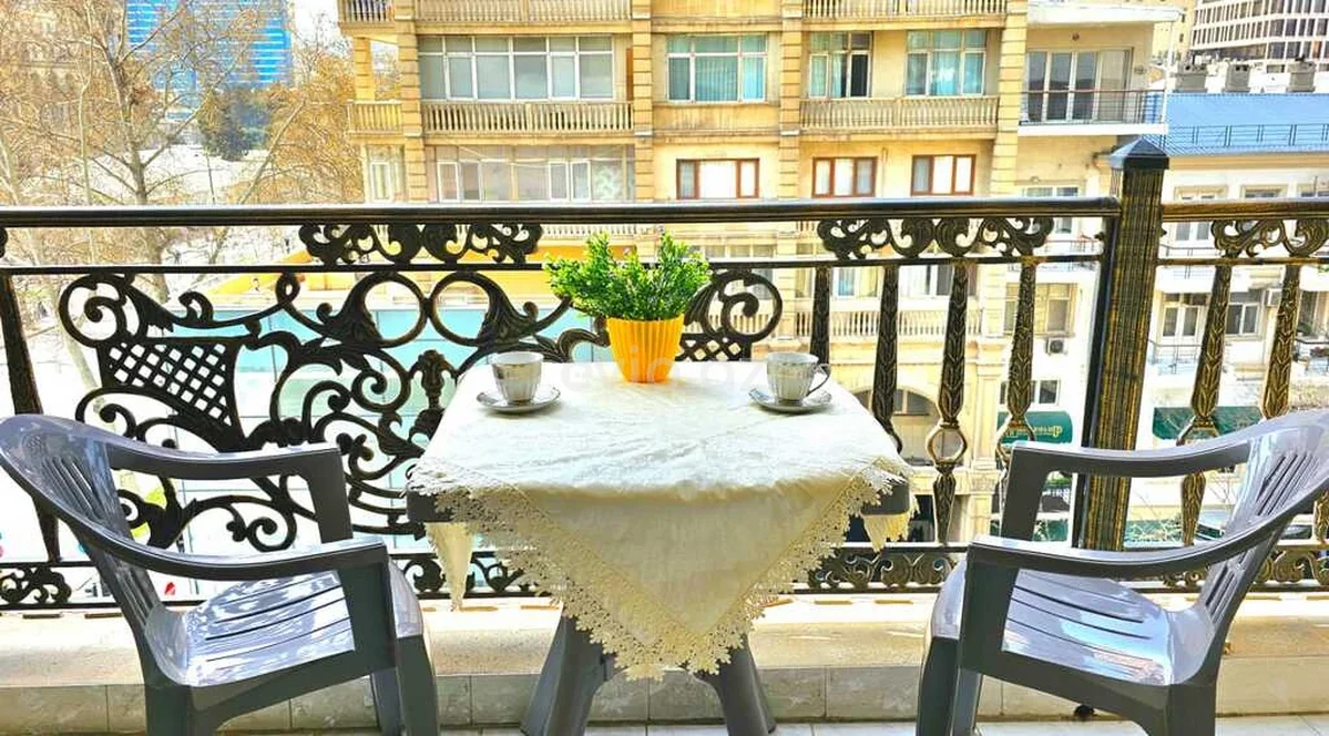 Kirayə 3 otaqlı mənzil 28 May metrosu yaxınlığında — Mənzil, Bakı (5)