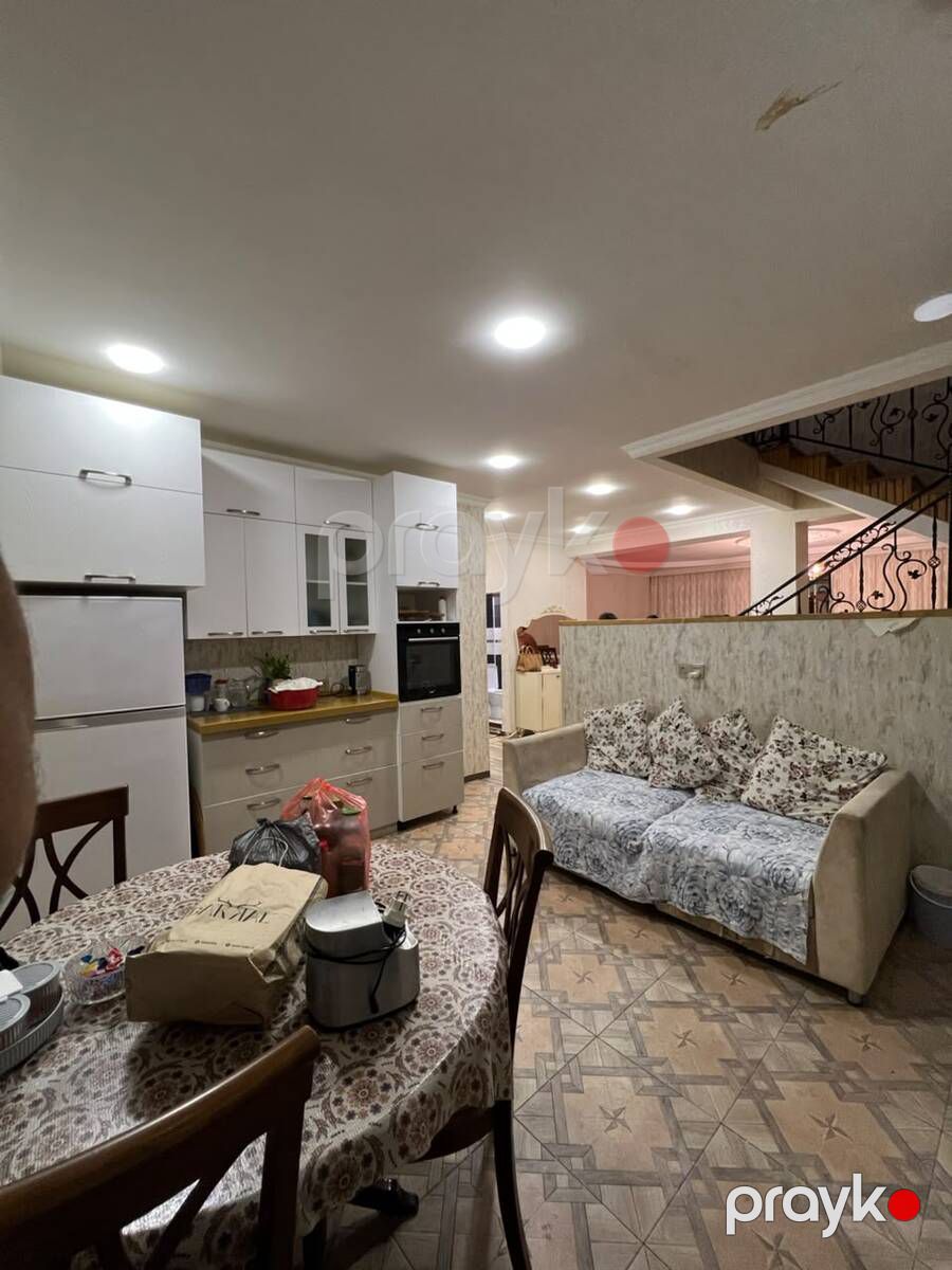 Satılır 4 otaqlı həyət evi/bağ evi 240 m² — Ev, villa, Bakı (5)