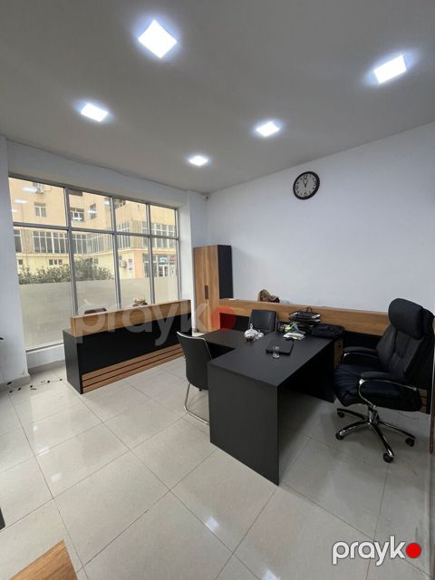 Satılır obyekt 30 m² — Bakı
