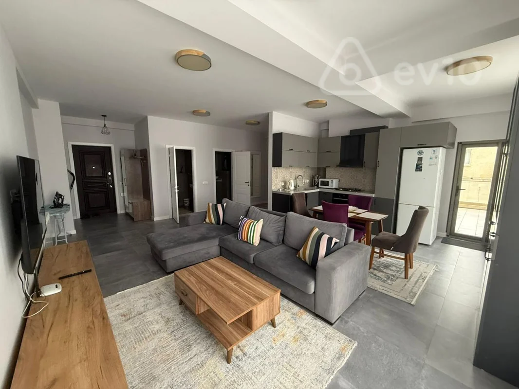 3 otaqlı mənzil, 100 m², Qurban Abbasov küçəsi — kirayə — Bakı