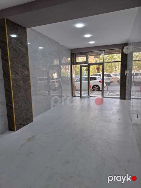 Satılır obyekt 40 m² — Bakı
