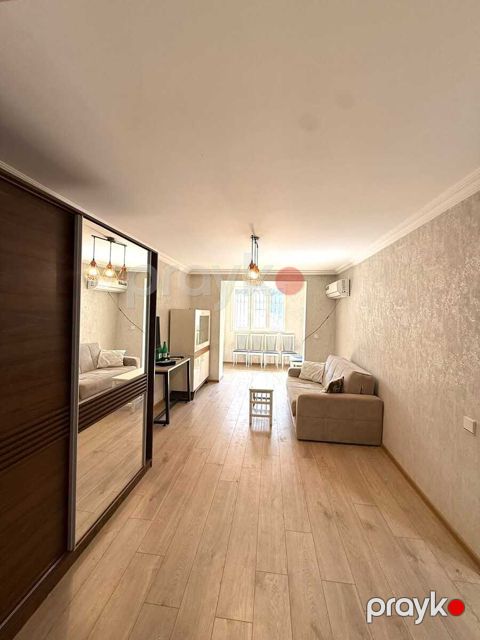 Satılır 2 otaqlı köhnə tikili 55 m²