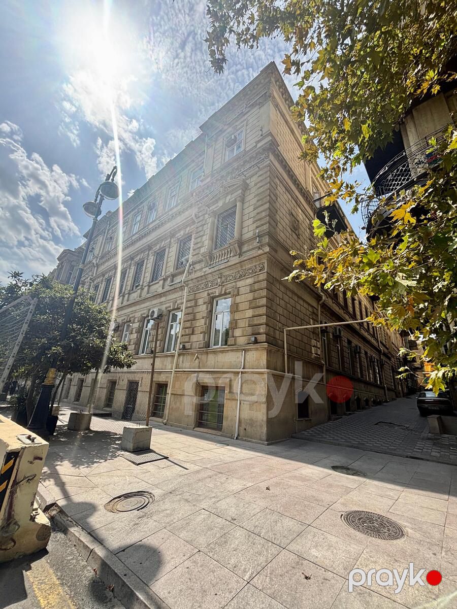 Satılır 3 otaqlı köhnə tikili 130.7 m² — Mənzil, Bakı (3)