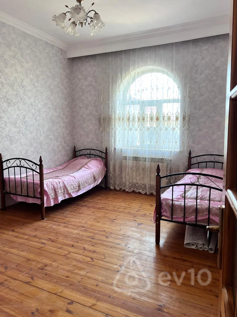 4 otaqlı həyət evi, 150 m², Mərkəzi küç — Ev, villa, Bakı (7)