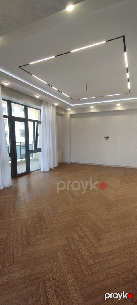 Satılır 3 otaqlı yeni tikili 140 m²