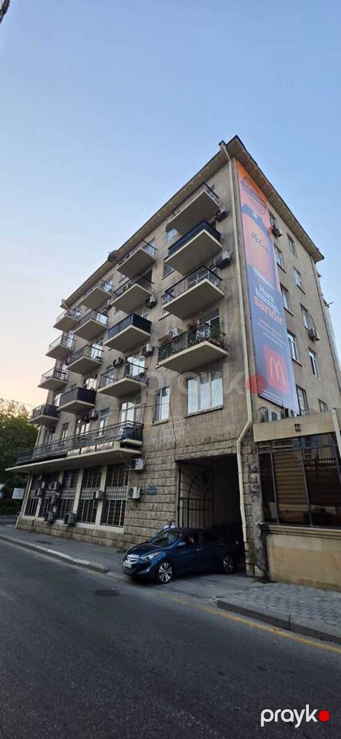 Satılır 1 otaqlı köhnə tikili 35 m² — Bakı