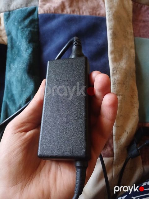 Dell noutbuk üçün 65W güc adapteri. Əsas göstəricilər: - Brend: Dell — Cəlilabad
