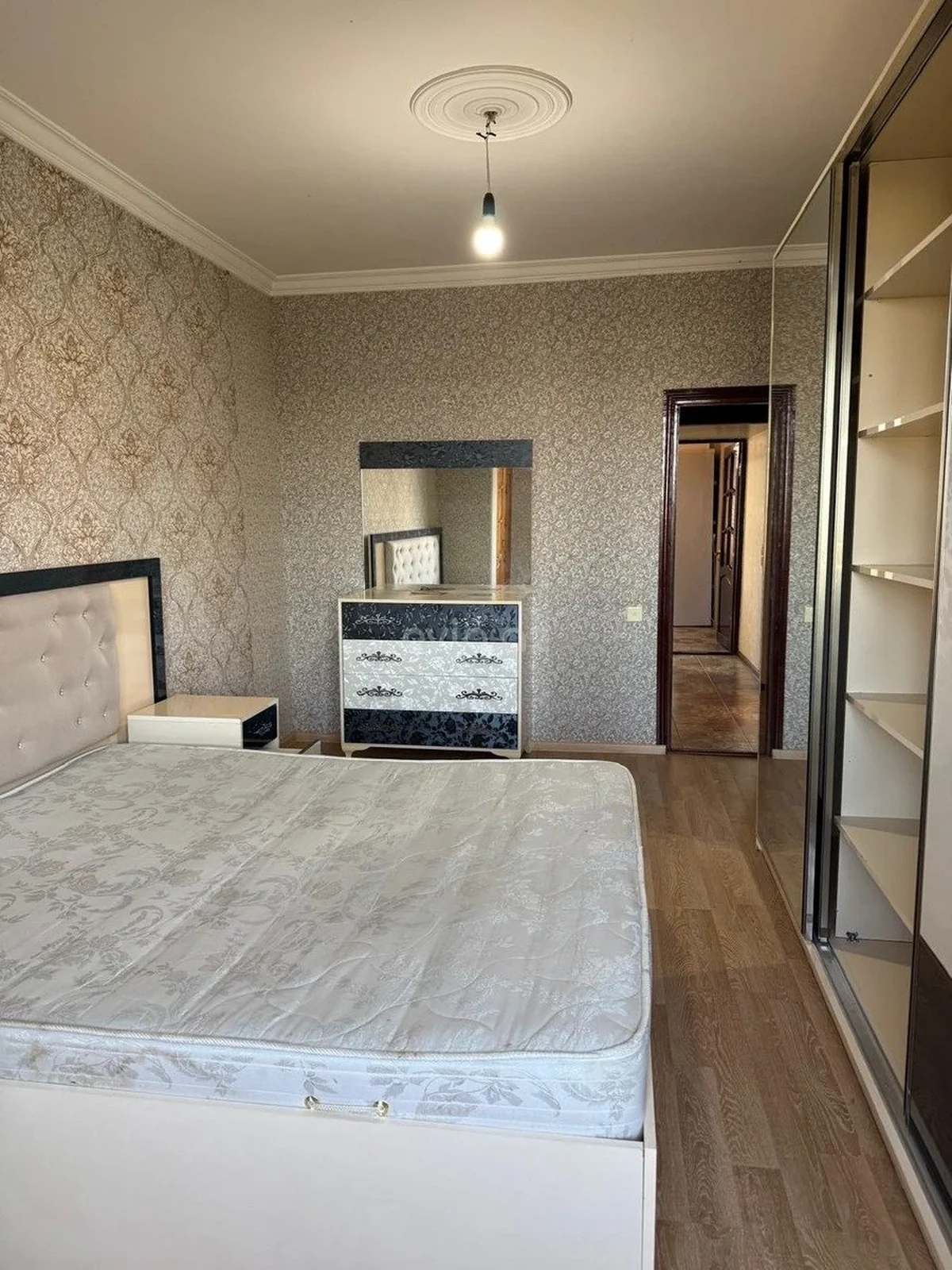 Kirayə 4 otaqlı mənzil Qaraçuxur qəsəbəsində — Mənzil, Bakı (4)