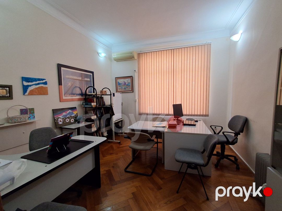 Satılır 3 otaqlı köhnə tikili 100 m² — Mənzil, Bakı (4)