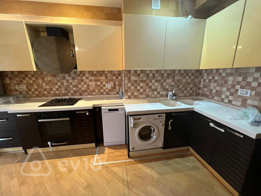 3 otaqlı mənzil, 135 m², Xocalı prospekti 34 — kirayə — Mənzil, Bakı (10)