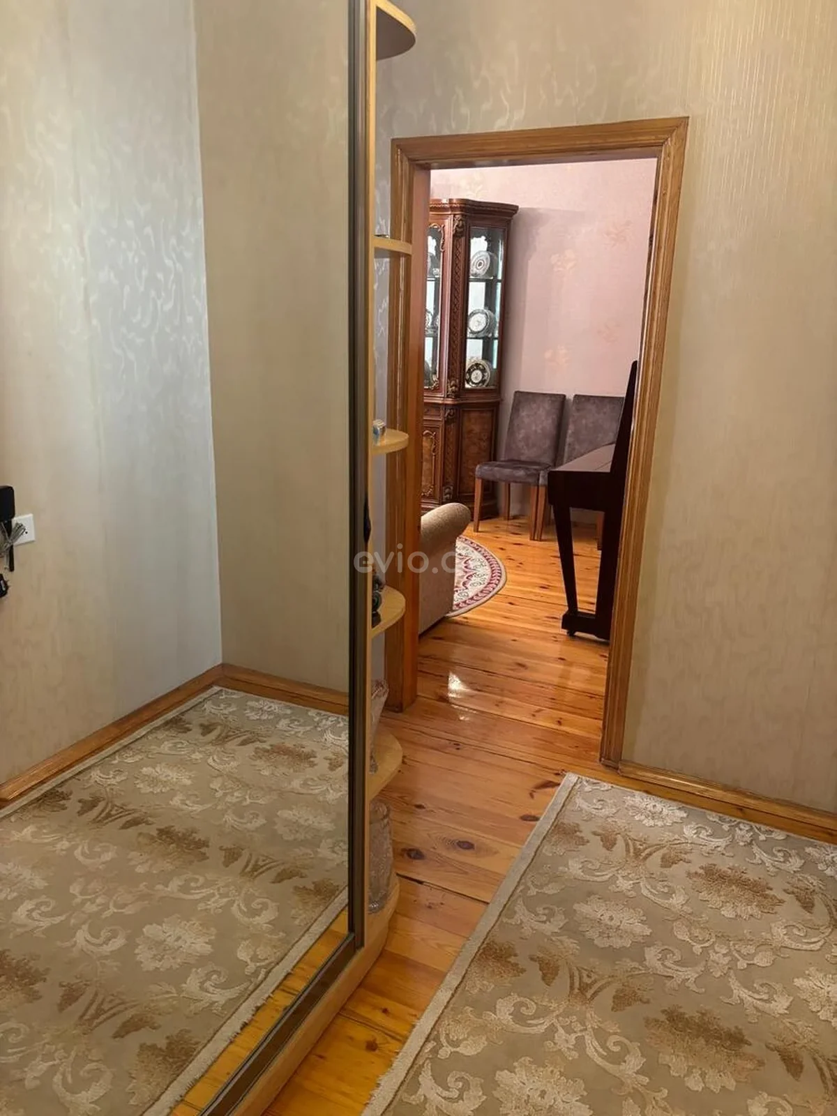 2 otaqlı tam təmirli mənzil satılır Yeni Günəşli qəsəbəsində — Mənzil, Bakı (2)
