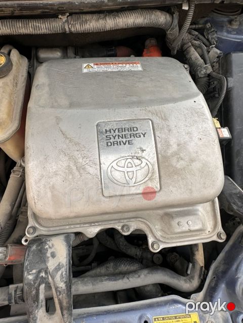 Toyota Prius II – Hybrid Synergy Drive Xüsusiyyətlər: - Tam hibrid — Mehdiabad