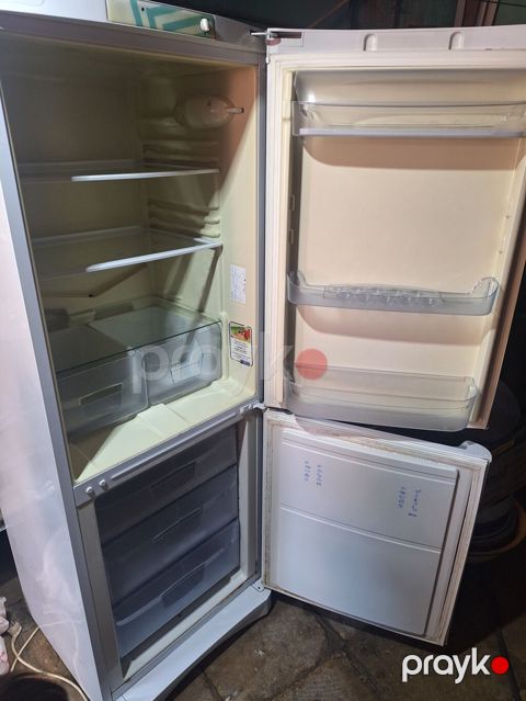 İşlənmiş 2 qapılı Indesit Soyuducu Satılır, rəng - Ağ — Bakı