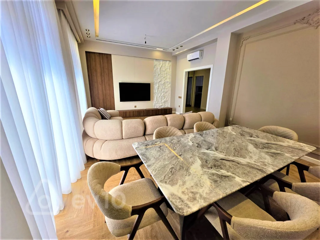 3 otaqlı mənzil, 120 m², Mərkəzi Bulvar küç — kirayə — Bakı