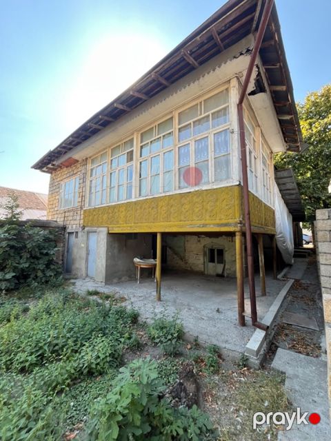 Həyət evi, Şəki r — Şəki