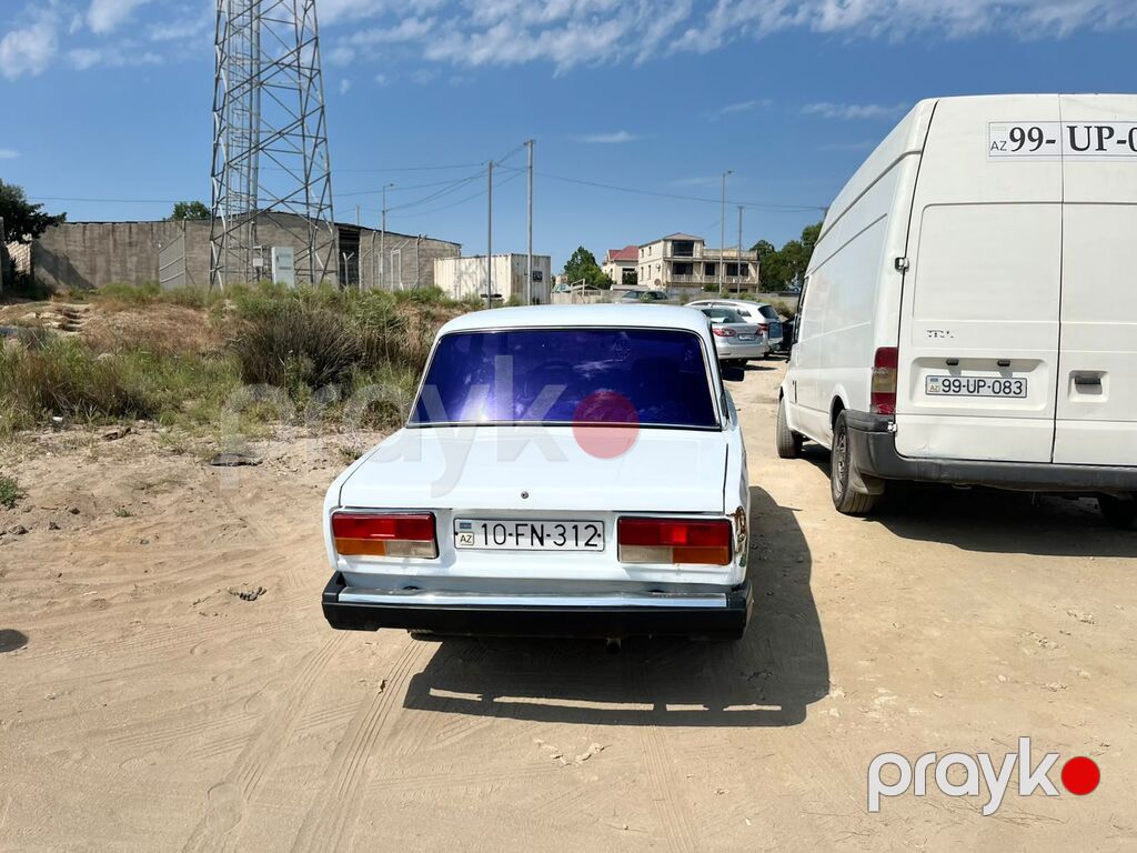 Karopka bewden Atır VAZ 2107, ağ rəng, sedan kuzov. Texniki — Avtomobillər, Bakı (2)