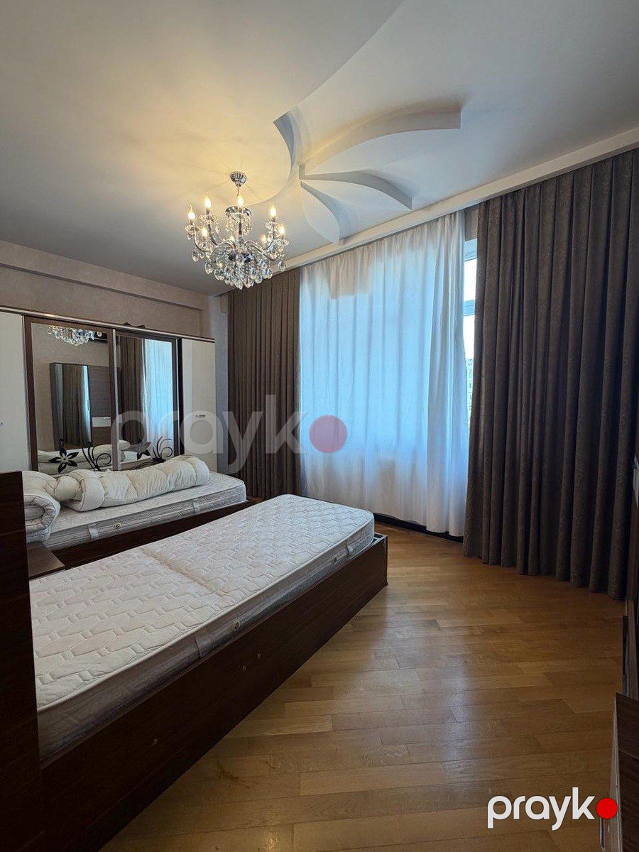 Satılır 4 otaqlı köhnə tikili 130 m² — Mənzil, Bakı (3)