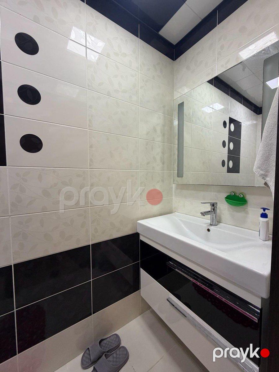 Satılır 4 otaqlı köhnə tikili 130 m² — Mənzil, Bakı (12)