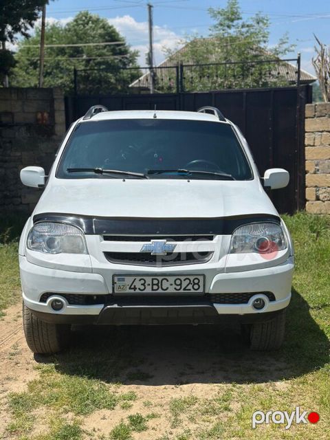 Chevrolet Niva, 1.7 L, 2011 il, 177 000 km — Astara