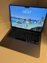 İşlənmiş Apple MacBook, 13.3 Apple M3, 256 GB, Ünvandan götürmə — Elmir