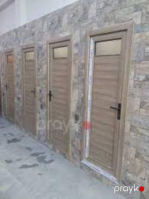 Plastik hamam qapısı — Bakı
