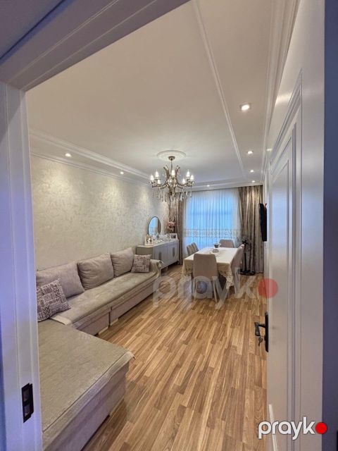 Satılır 4 otaqlı köhnə tikili 95 m² — Bakı