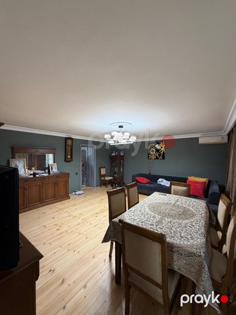 Satılır 3 otaqlı köhnə tikili 85 m² — Bakı
