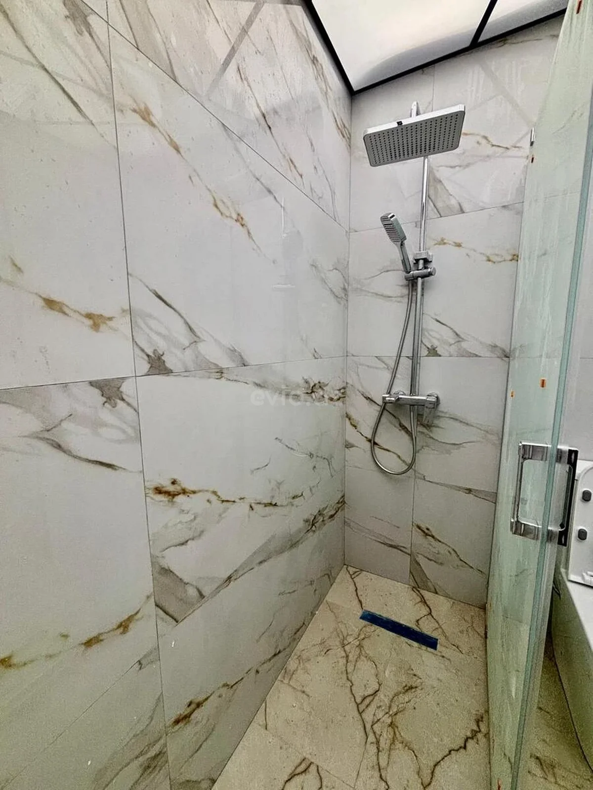 Kirayə 3 otaqlı mənzil 20 Yanvar metrosu yaxınlığında — Mənzil, Bakı (7)