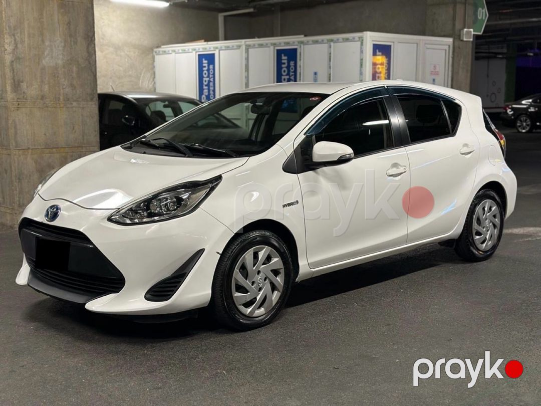Toyota Aqua icarəsi — Avtomobil icarəsi, Bakı (2)