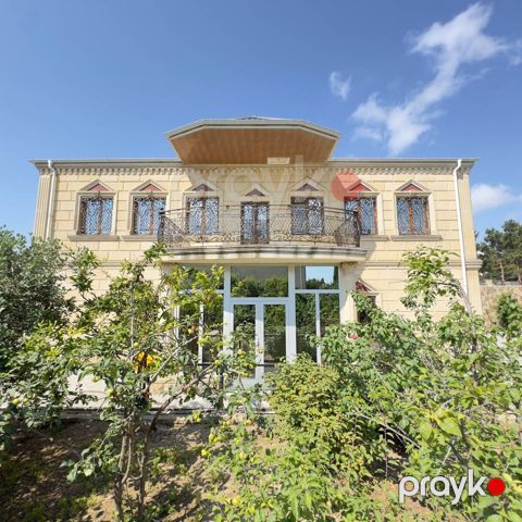 Satılır 5 otaqlı həyət evi/bağ evi 270 m² — Bakı