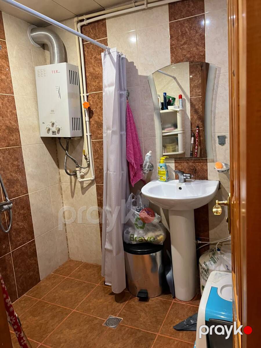Satılır 2 otaqlı köhnə tikili 62 m² — Mənzil, Bakı (8)