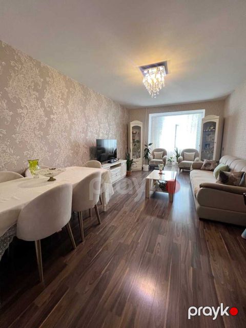Satılır 3 otaqlı köhnə tikili 90 m² — Bakı