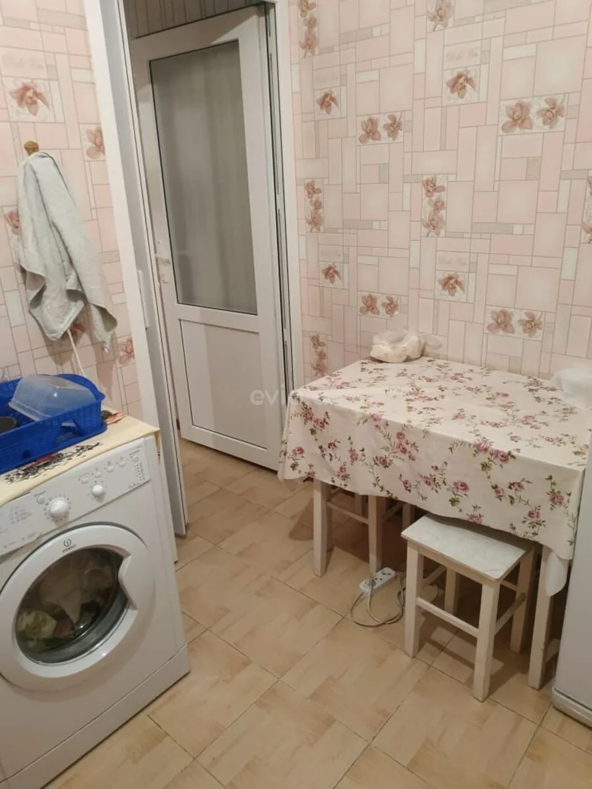 Kirayə 4 otaqlı mənzil Koroğlu metrosu yaxınlığında — Mənzil, Bakı (9)