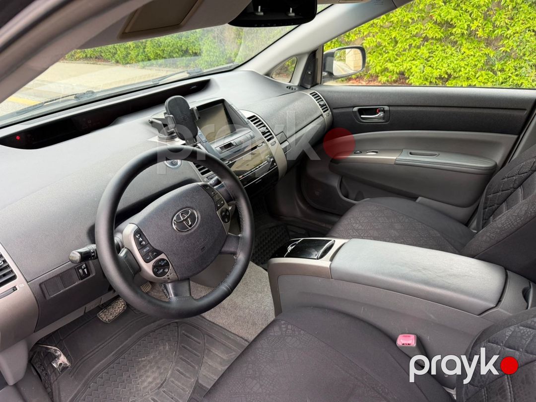 Toyota Prius icarəsi 90-YQ-352 — Avtomobil icarəsi, Bakı (6)