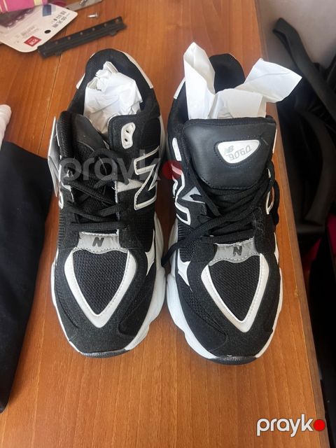 İdman ayaqqabısı New Balance 9060 — Bakı
