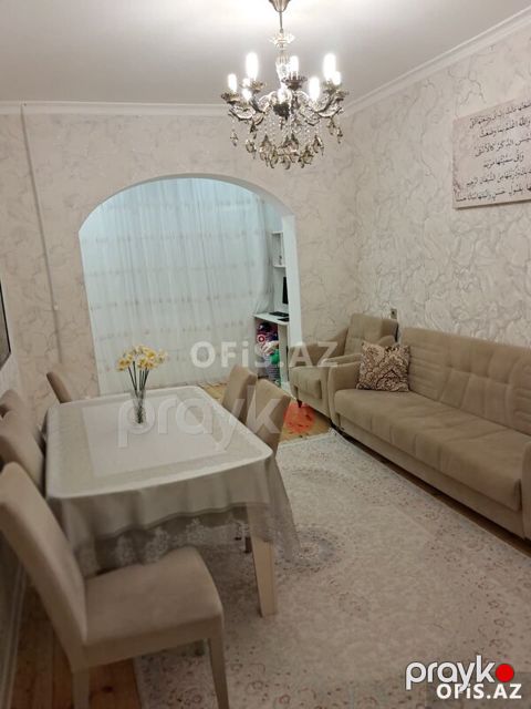 Köhnə tikili Satılır Binəqədi r., 8-ci mikrorayon q., 2 otaq, 60 m² — Bakı