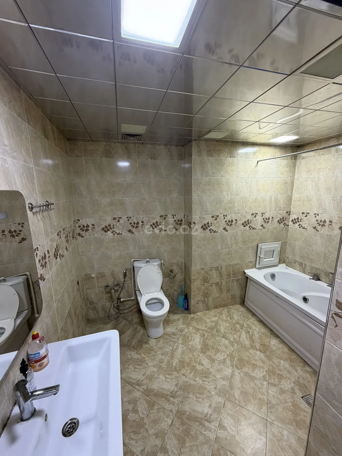 Kirayə 4 otaqlı mənzil Gənclik metrosu yaxınlığında — Mənzil, Bakı (11)