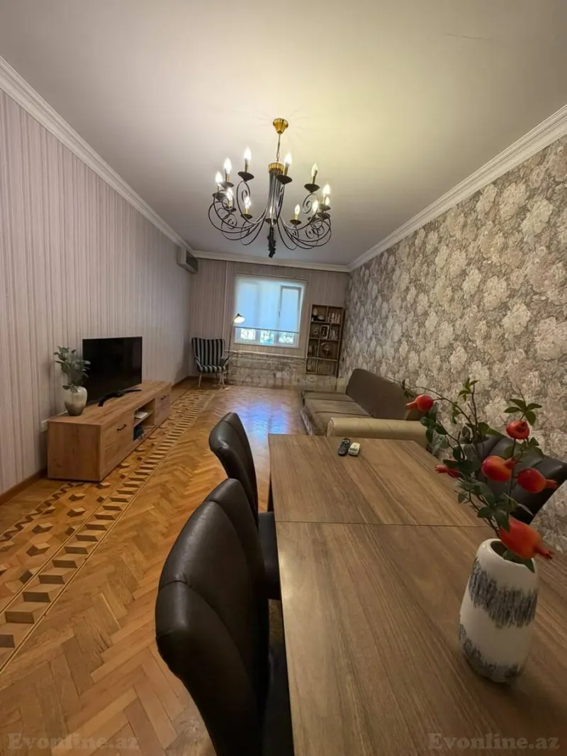 Satılır 3 otaqlı Mənzil Köhnə tikili 95 m² Bakı, Binəqədi r., Nəsimi m