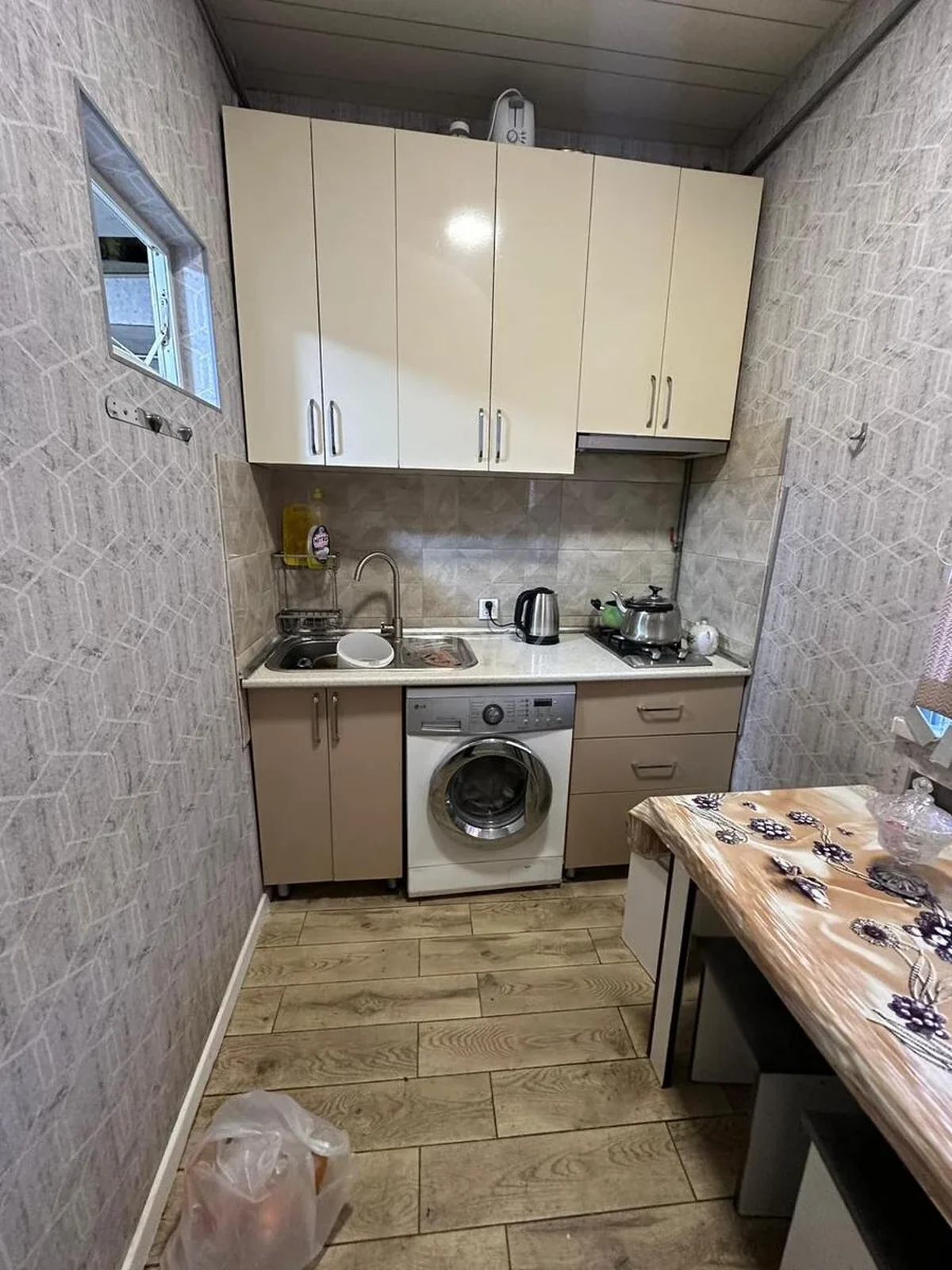 Kirayə 2 otaqlı mənzil 28 May metrosu yaxınlığında — Mənzil, Bakı (3)