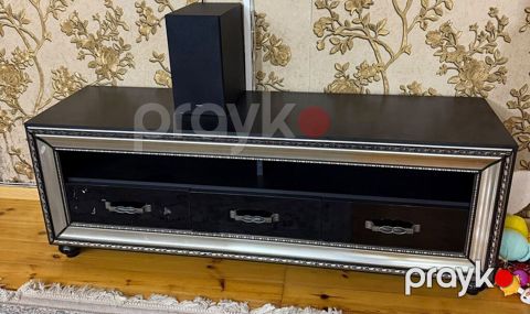 TV altlığı / media konsolu - Material: MDF və laminat səth, parlaq — Gəncə