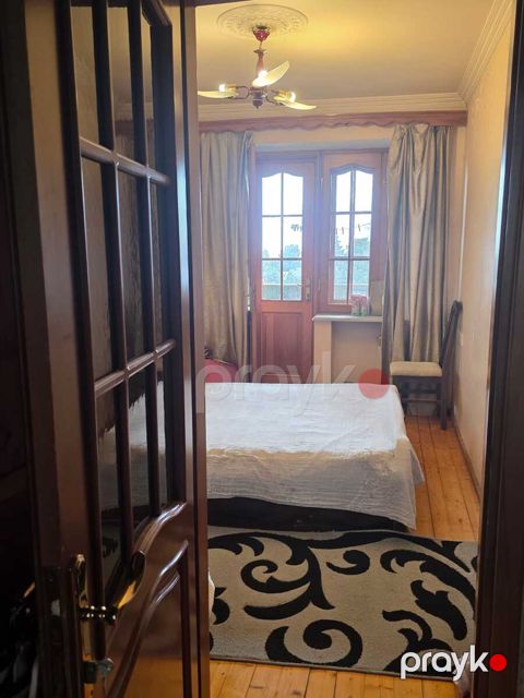 Satılır 2 otaqlı köhnə tikili 65 m² — Bakı
